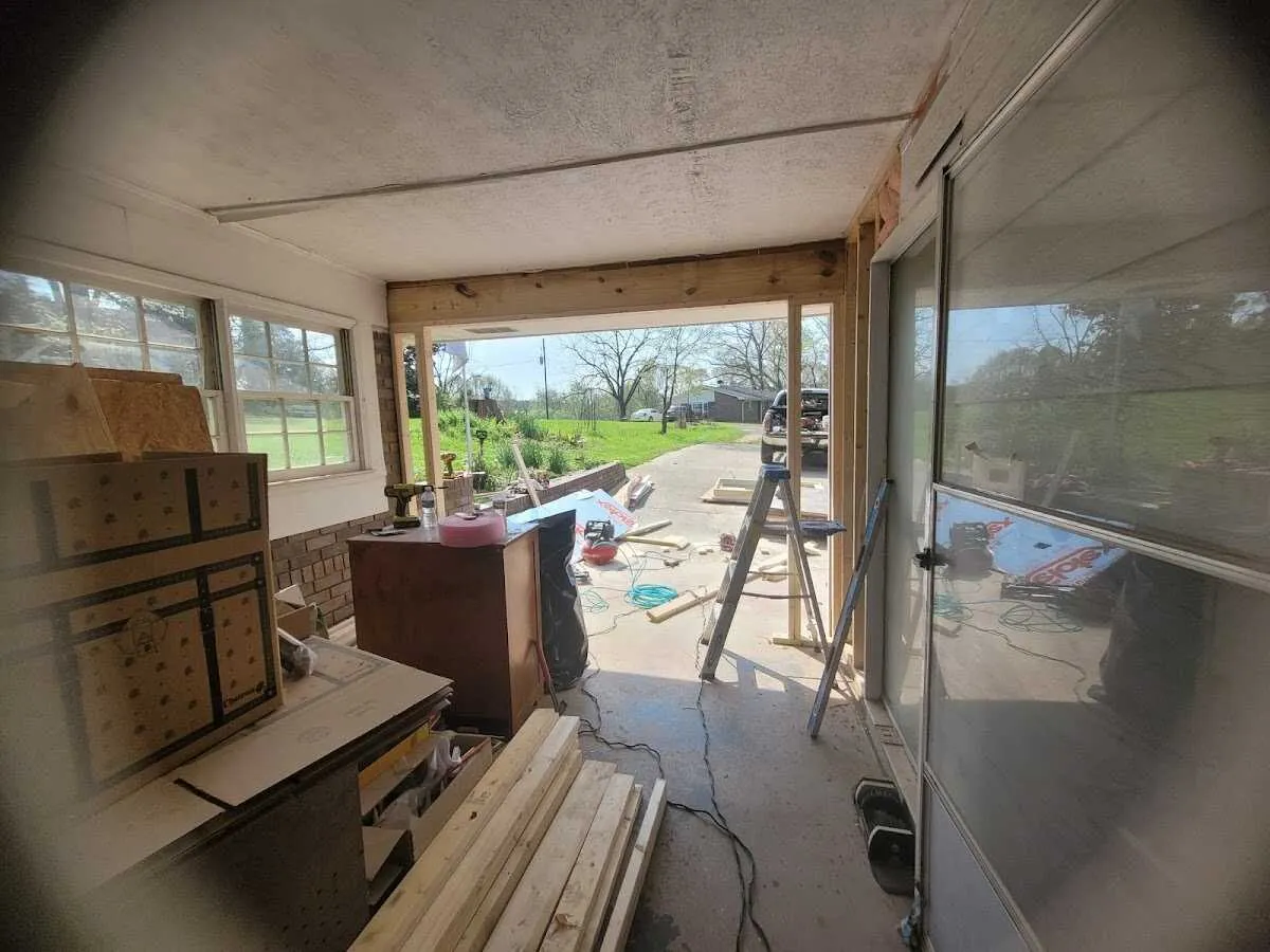 Air movers and dehumidifier for Water Mitigation Services in Fountainhead-Orchard Hills